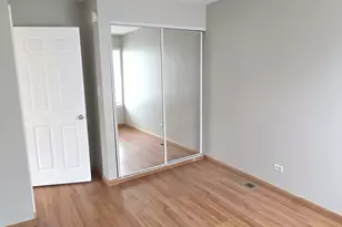 1317 Kingsbury Dr, Hanover Park, IL 60133 - Photo 6