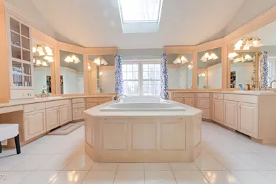 813 Fox Glen Drive, Saint Charles, IL 60174 - Photo 26