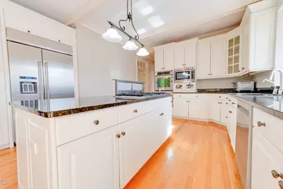 813 Fox Glen Drive, Saint Charles, IL 60174 - Photo 18