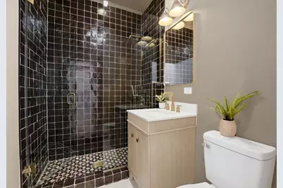 1432 W Erie Street #3R, Chicago, IL 60642 - Photo 32