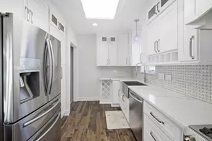 1020 Hill Ave, Elgin, IL 60120 - Photo 6