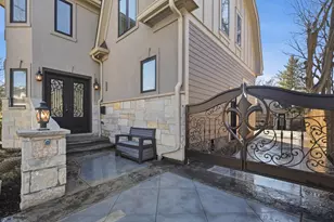 1020 Hill Ave, Elgin, IL 60120 - Photo 2