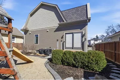 1020 Hill Avenue, Elgin, IL 60120 - Photo 28