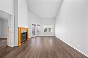 383 Wexford Ct, Carol Stream, IL 60188 - Photo 6