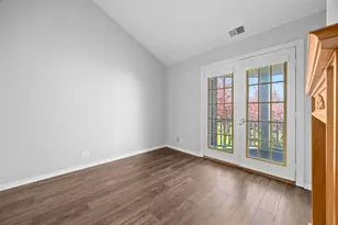 383 Wexford Ct, Carol Stream, IL 60188 - Photo 12