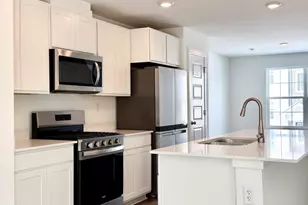 863 Briar Gln Ct, Hampshire, IL 60140 - Photo 2