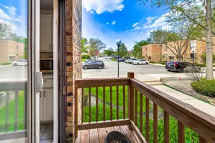 2006 Post Oak Pl, Schaumburg, IL 60173 - Photo 16