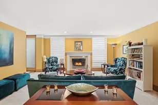 15 Manchester Ln, Elmhurst, IL 60126 - Photo 4