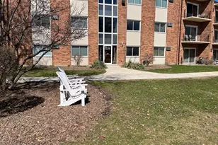 9717 S Keeler Ave, Oak Lawn, IL 60453 - Photo 2