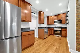 2256 W Arthur Ave, Chicago, IL 60645 - Photo 4