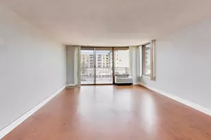 2000 St Regis Dr, Lombard, IL 60148 - Photo 4