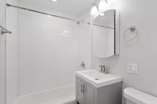 6826 N Ridge Blvd, Chicago, IL 60645 - Photo 10