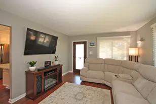 921 Country Club Rd, Lake Zurich, IL 60047 - Photo 6