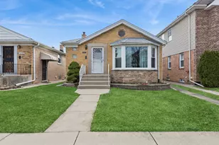 6311 N Tripp Ave, Chicago, IL 60646 - Photo 1