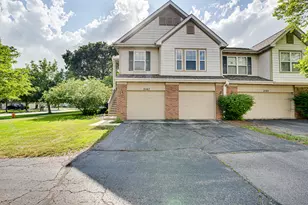 3147 Saganashkee Ln, Naperville, IL 60564 - Photo 1