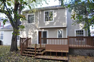 15 Whispering Dr, Streamwood, IL 60107 - Photo 2