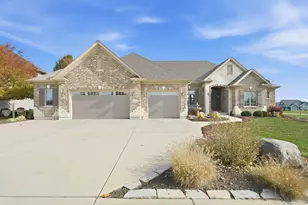 202 Dutch St, Sandwich, IL 60548 - Photo 2