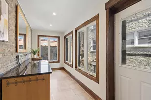 968 W Cuyler Ave, Chicago, IL 60613 - Photo 8