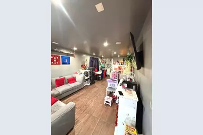 2252 S Sacramento Avenue, Chicago, IL 60623 - Photo 6