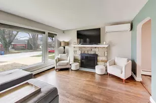 9309 S Lawndale Ave, Evergreen Park, IL 60805 - Photo 4