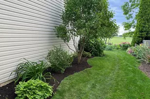 223 Ashcroft Ln, Oswego, IL 60543 - Photo 38