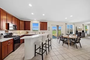 223 Ashcroft Ln, Oswego, IL 60543 - Photo 8