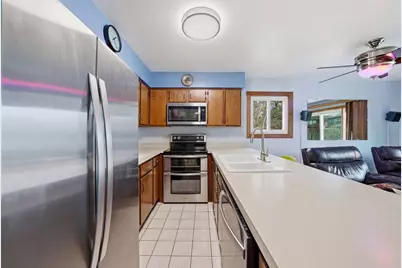 659 Terry Court, Roselle, IL 60172 - Photo 2