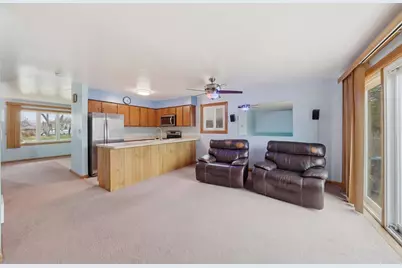 659 Terry Court, Roselle, IL 60172 - Photo 4