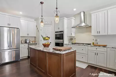 1906 Hillside Lane, McHenry, IL 60051 - Photo 10