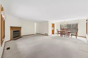 1125 Foxtail Ct, Darien, IL 60561 - Photo 4