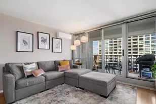 1960 N Lincoln Park W, Chicago, IL 60614 - Photo 6