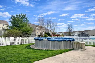 25355 Shannon Dr, Manhattan, IL 60442 - Photo 2