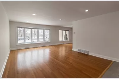 8735 Hamlin Avenue, Skokie, IL 60076 - Photo 6