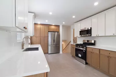 8735 Hamlin Avenue, Skokie, IL 60076 - Photo 2