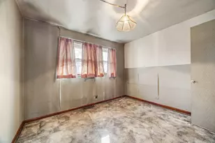 8909 Robin Dr, Des Plaines, IL 60016 - Photo 8