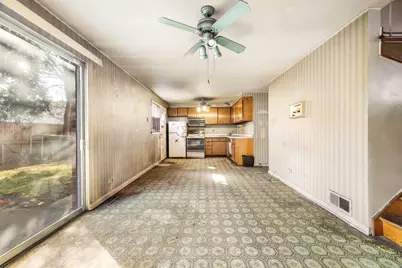 8909 Robin Drive, Des Plaines, IL 60016 - Photo 14