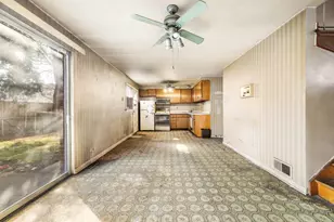 8909 Robin Dr, Des Plaines, IL 60016 - Photo 14