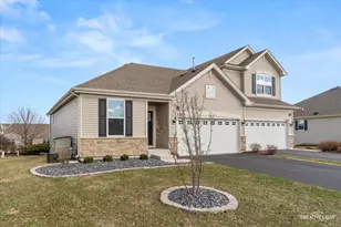 1320 Hawk Hollow Dr, Yorkville, IL 60560 - Photo 2