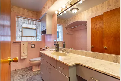 5428 W Sunnyside Avenue, Chicago, IL 60630 - Photo 10