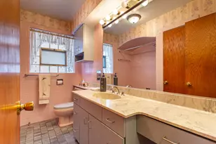 5428 W Sunnyside Ave, Chicago, IL 60630 - Photo 10