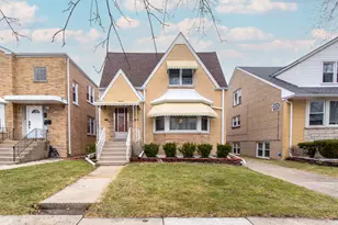 5428 W Sunnyside Ave, Chicago, IL 60630 - Photo 1