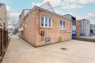 5428 W Sunnyside Ave, Chicago, IL 60630 - Photo 26