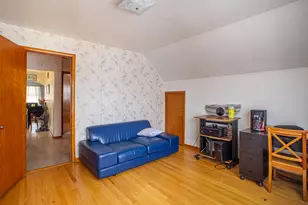 5428 W Sunnyside Ave, Chicago, IL 60630 - Photo 12