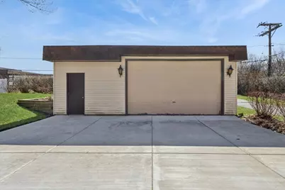 465 W Newport Road, Hoffman Estates, IL 60169 - Photo 18