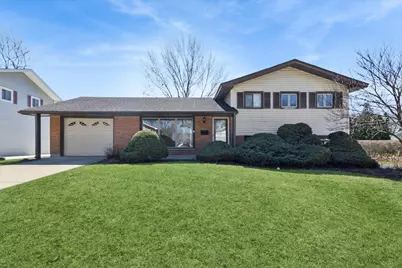 465 W Newport Road, Hoffman Estates, IL 60169 - Photo 1