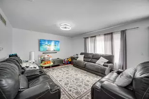 504 Pheasant Chase Dr, Bolingbrook, IL 60490 - Photo 4