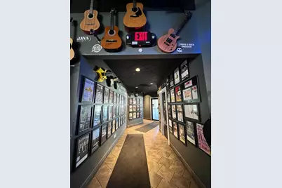 205 W State Street, Rockford, IL 61101 - Photo 2