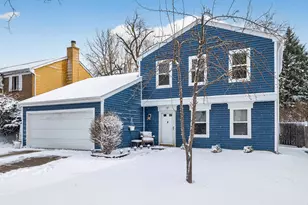 37 Monterey Dr, Vernon Hills, IL 60061 - Photo 1