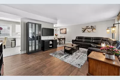 37 Monterey Drive, Vernon Hills, IL 60061 - Photo 2