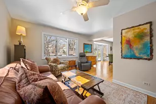 340 Flora Pl, Highland Park, IL 60035 - Photo 10